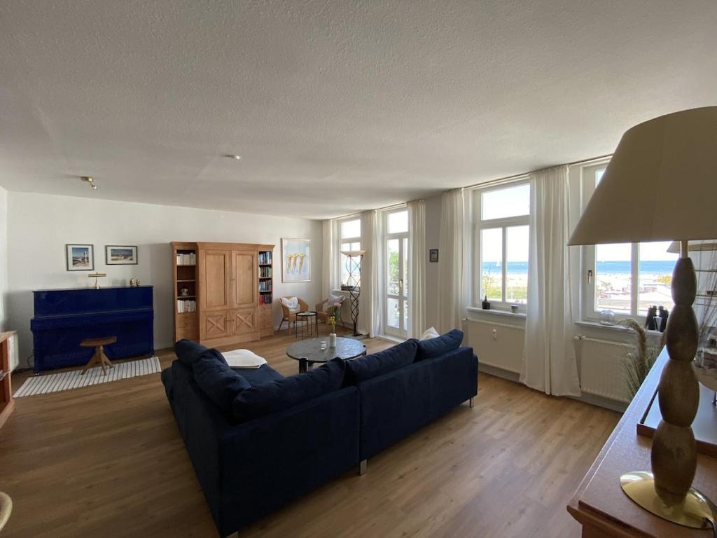 Villa Seeblick Warnemuende - Fewo Mit Meerblick Und Balkon Direkt Am Strand Fuer 2-4 Pers Rostock Exterior photo